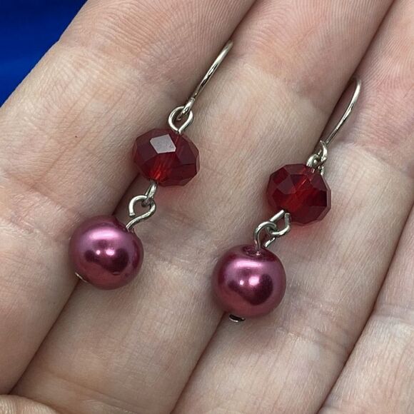 💛 Vintage Silver Tone Red Crystal & Bead Drop Earrings - Picture 2 of 3